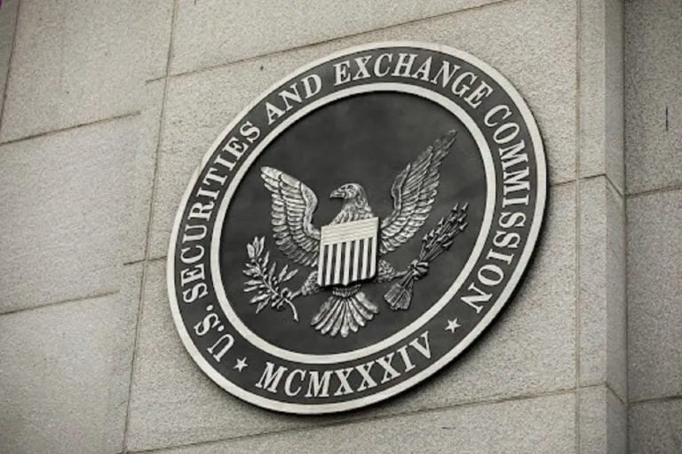 SEC قانون جدیدی را تصویب کرد که می‌تواند تایید ETF‌های XRP، SHIB و HBAR را تسریع کند