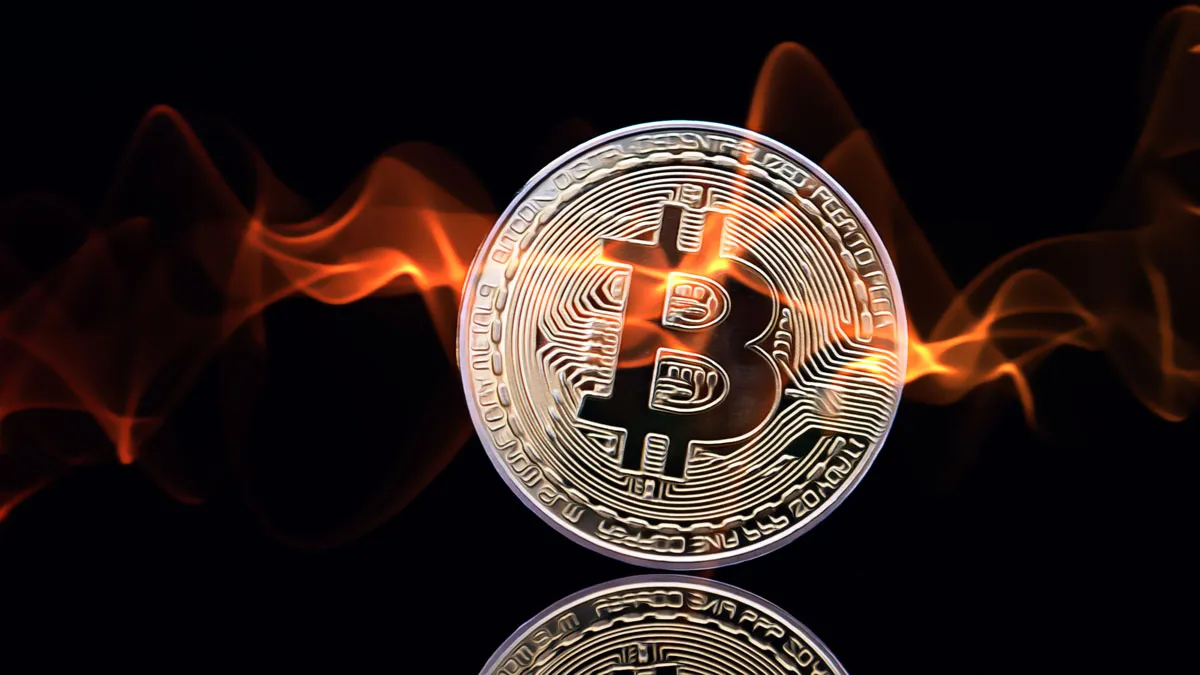 تحلیل: ثبات غیرمنتظره بیت‌کوین در میان ورود سرمایه ETF و نوسانات بازار